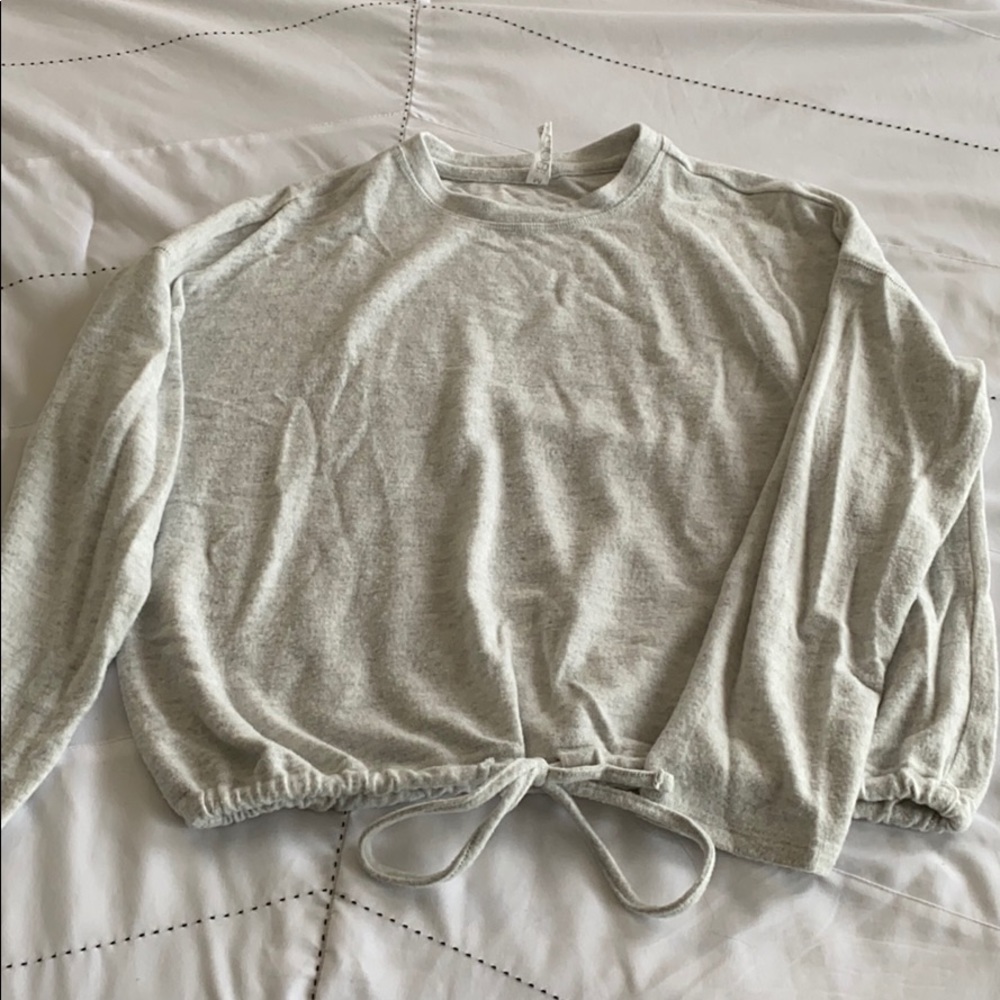 Extremely soft tie sweatshirt 🤍
